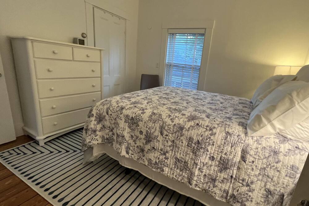 Photo of Bedroom in Yarmouth Port