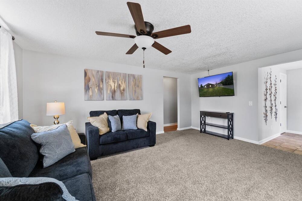 Photo of Livingroom in Saint Marys  Allen County