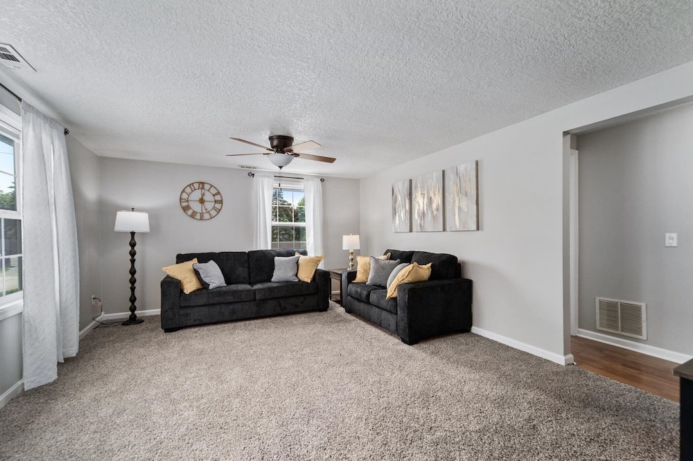 Photo of Livingroom in Saint Marys  Allen County