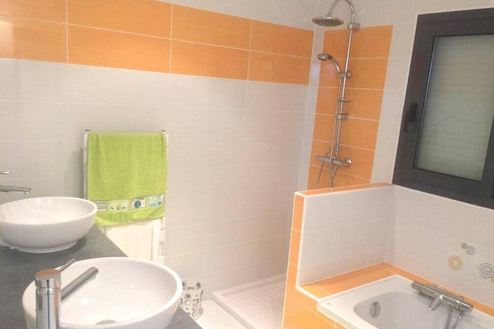 Photo of Bathroom in Planguenoual