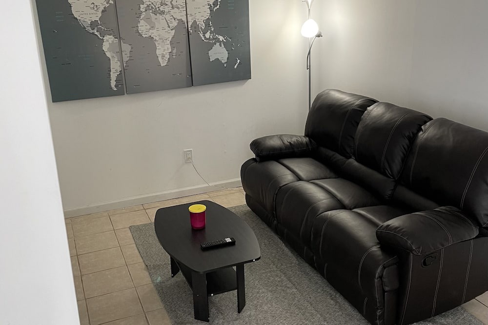 Photo of Livingroom in North Bellport