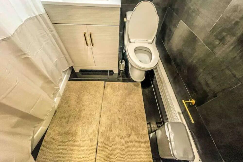 Photo of Bathroom in Bethpage