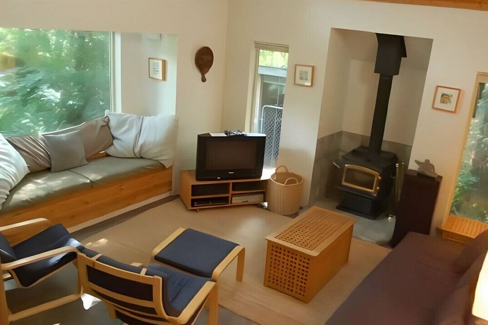 Photo of Bedroom in Maple Falls