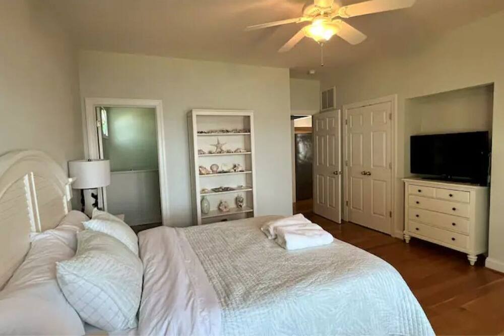 Photo of Bedroom in Mount Holly