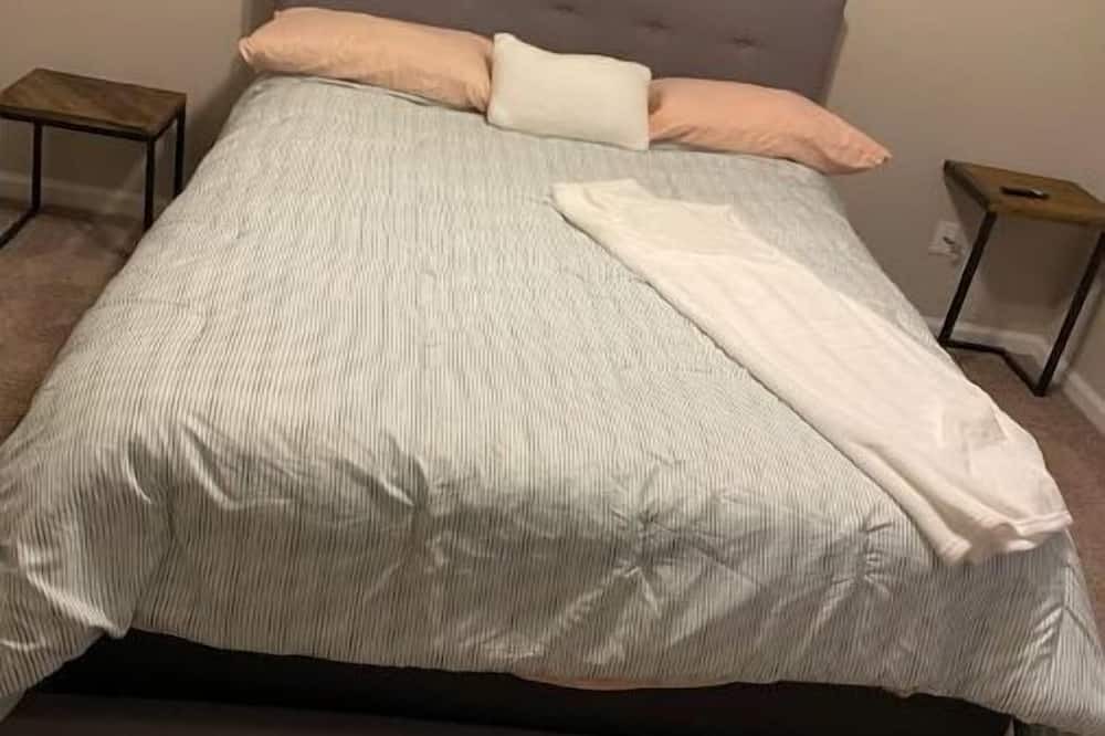 Photo of Bedroom in Tallahassee