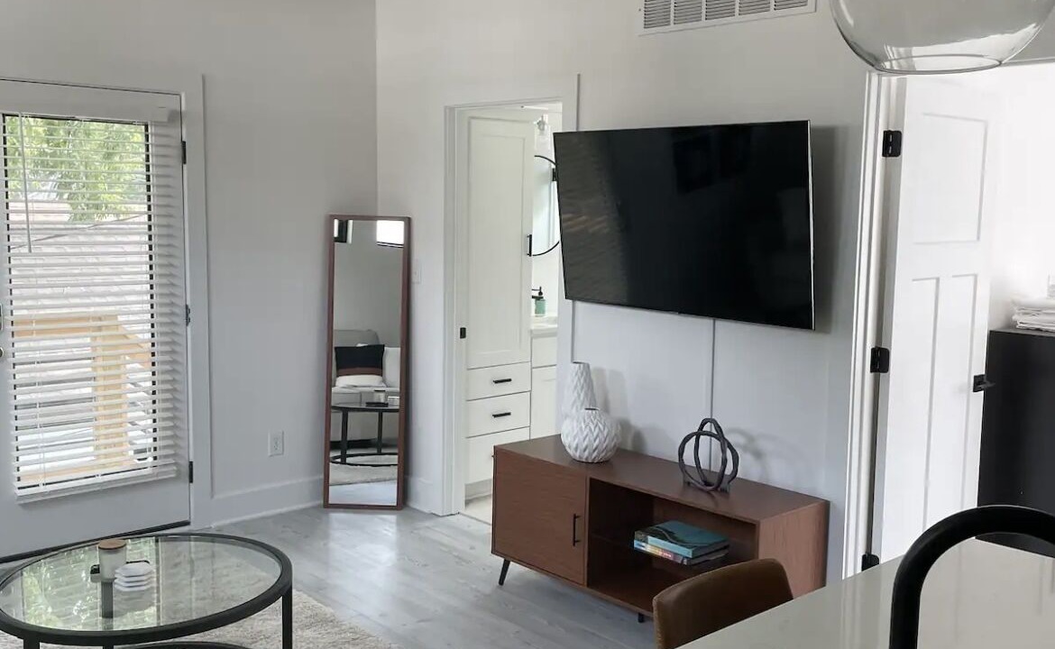 Photo of Livingroom in Holy Cross