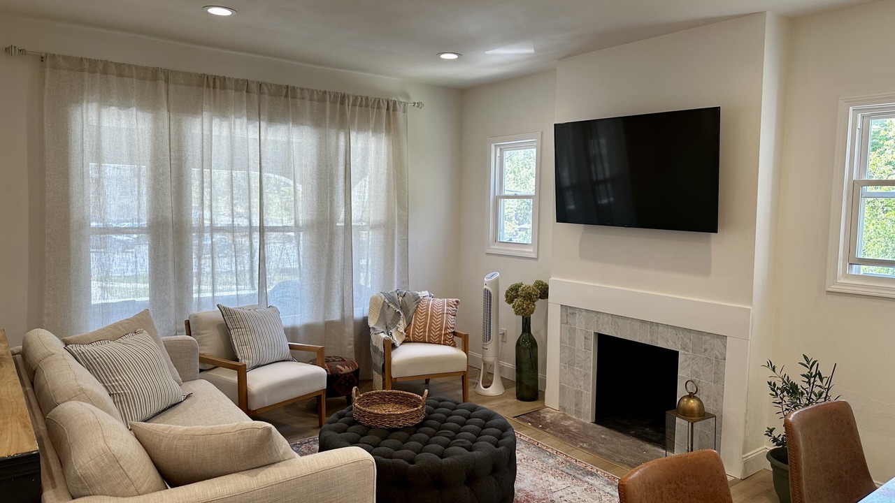 Photo of Livingroom in Eastside