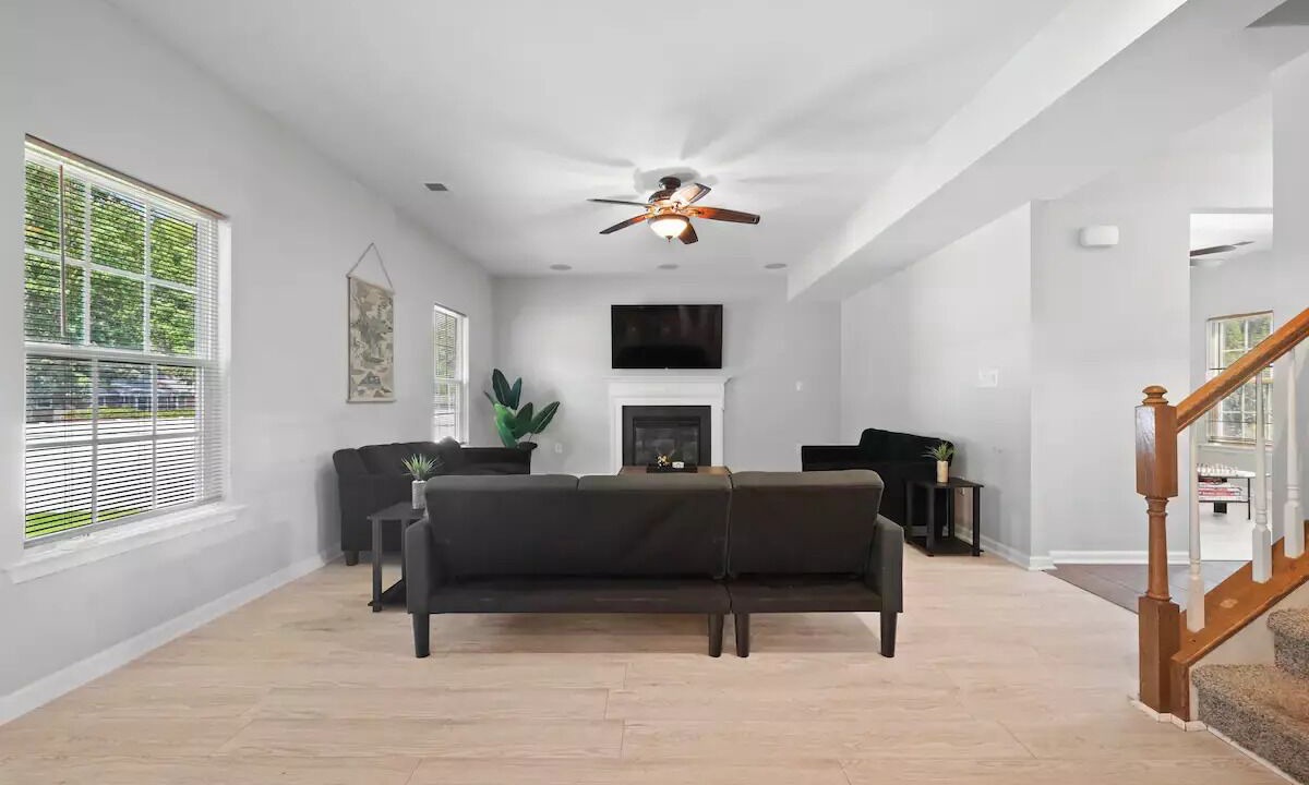 Photo of Livingroom in Central Newport News