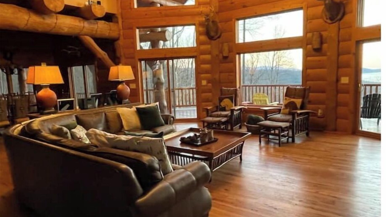 Photo of Livingroom in Nellysford
