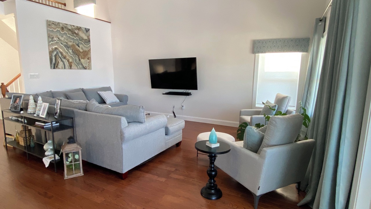 Photo of Livingroom in A-Zone