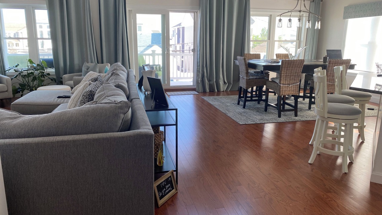 Photo of Livingroom in A-Zone
