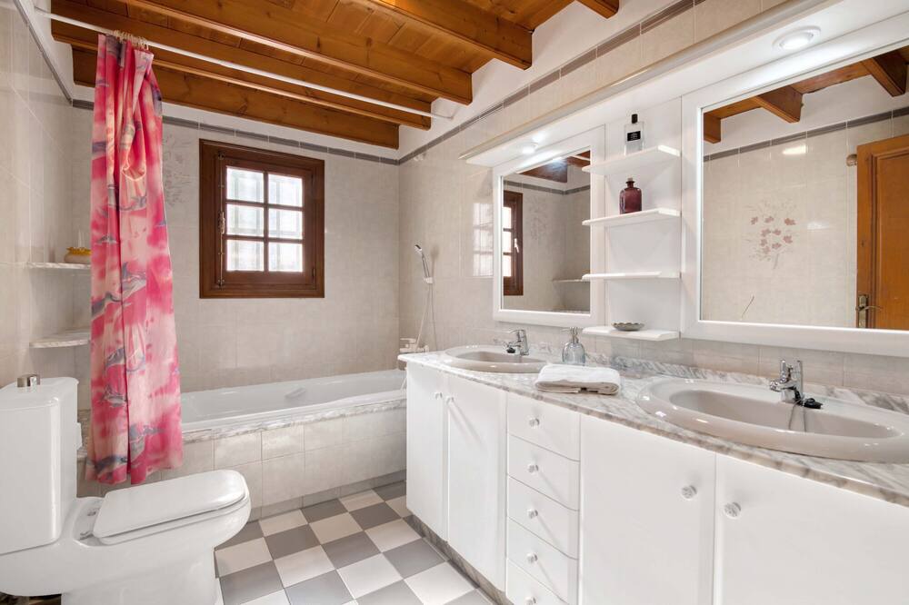 Photo of Bathroom in Ermita