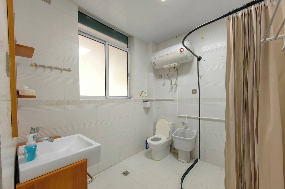 Photo of Bathroom in Enshi