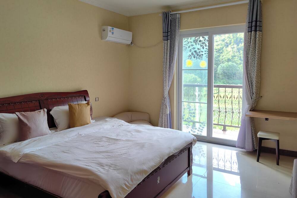 Photo of Bedroom in Enshi