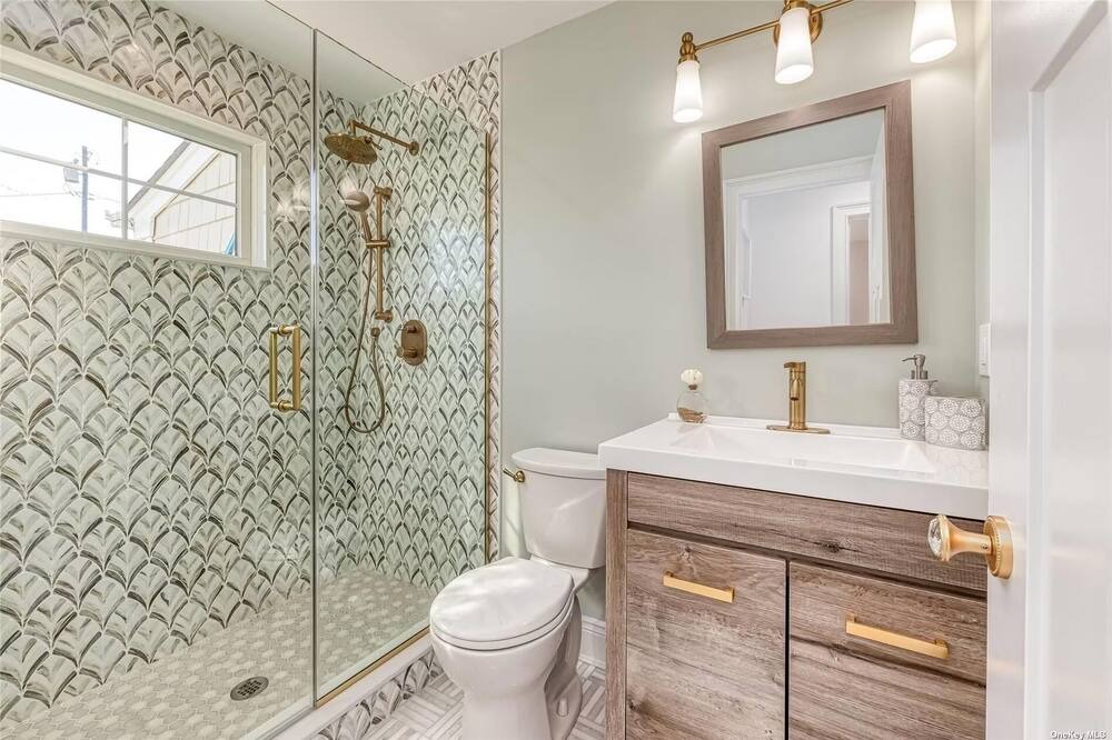 Photo of Bathroom in Shinnecock Hills
