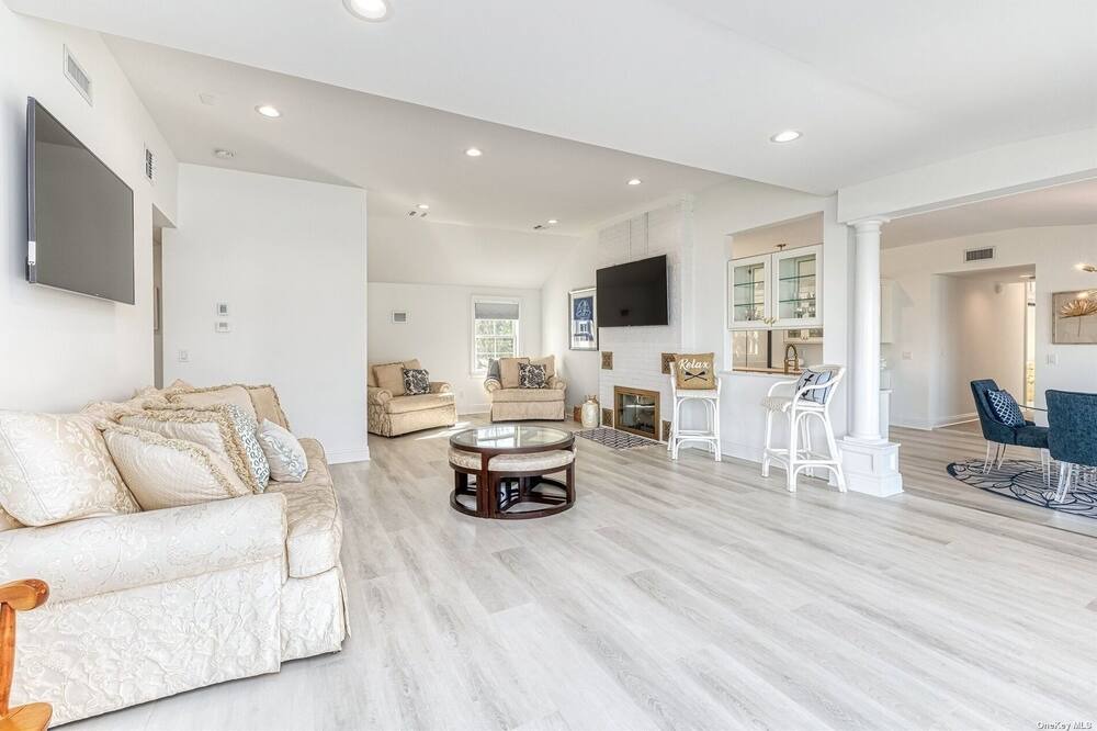 Photo of Livingroom in Shinnecock Hills