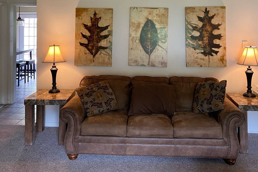 Photo of Livingroom in Great Valley