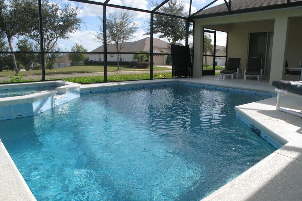 Photo of Outdoor in Orange Tree