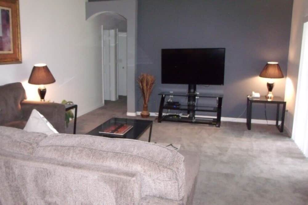 Photo of Livingroom in Orange Tree
