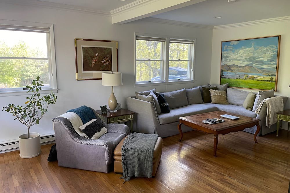 Photo of Livingroom in Red Hook