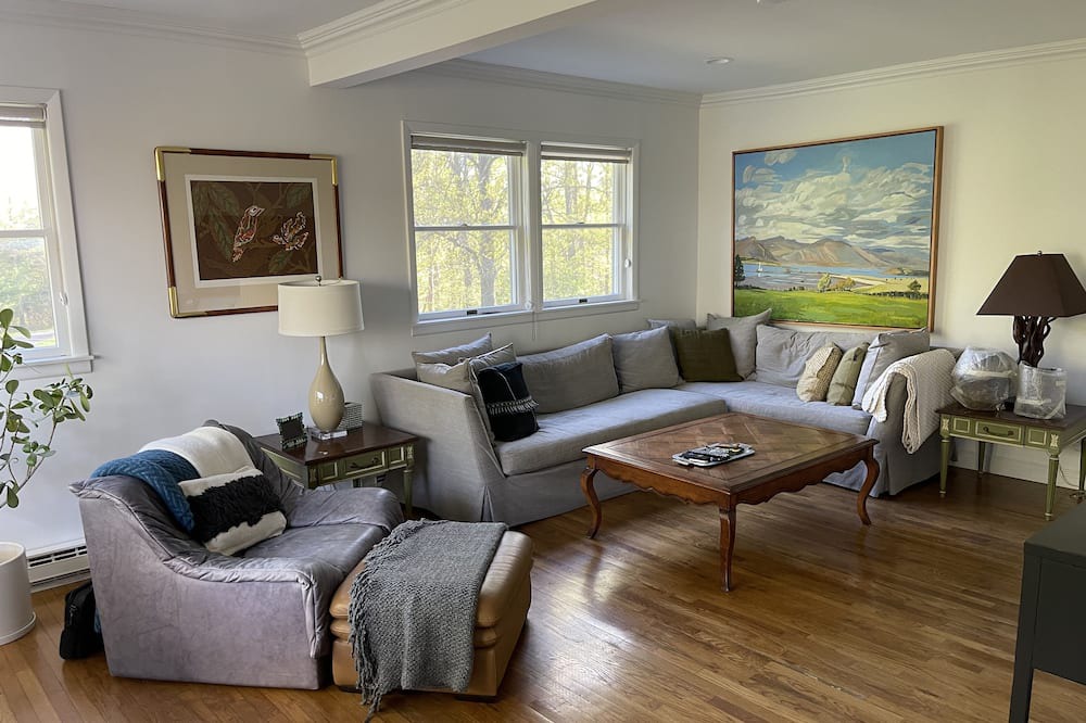 Photo of Livingroom in Red Hook