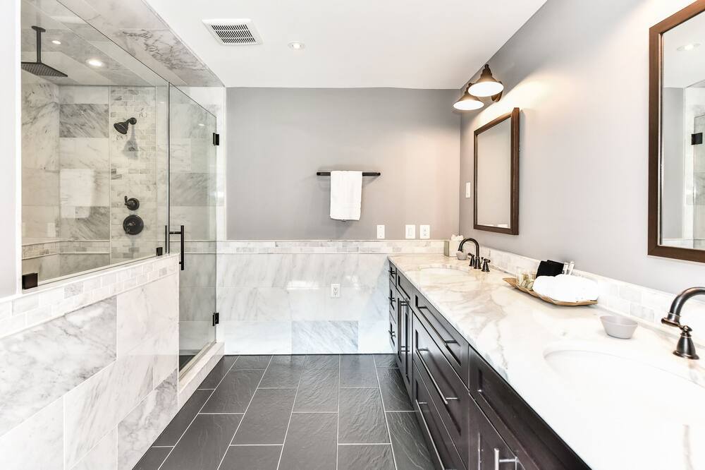 Photo of Bathroom in Paeonian Springs