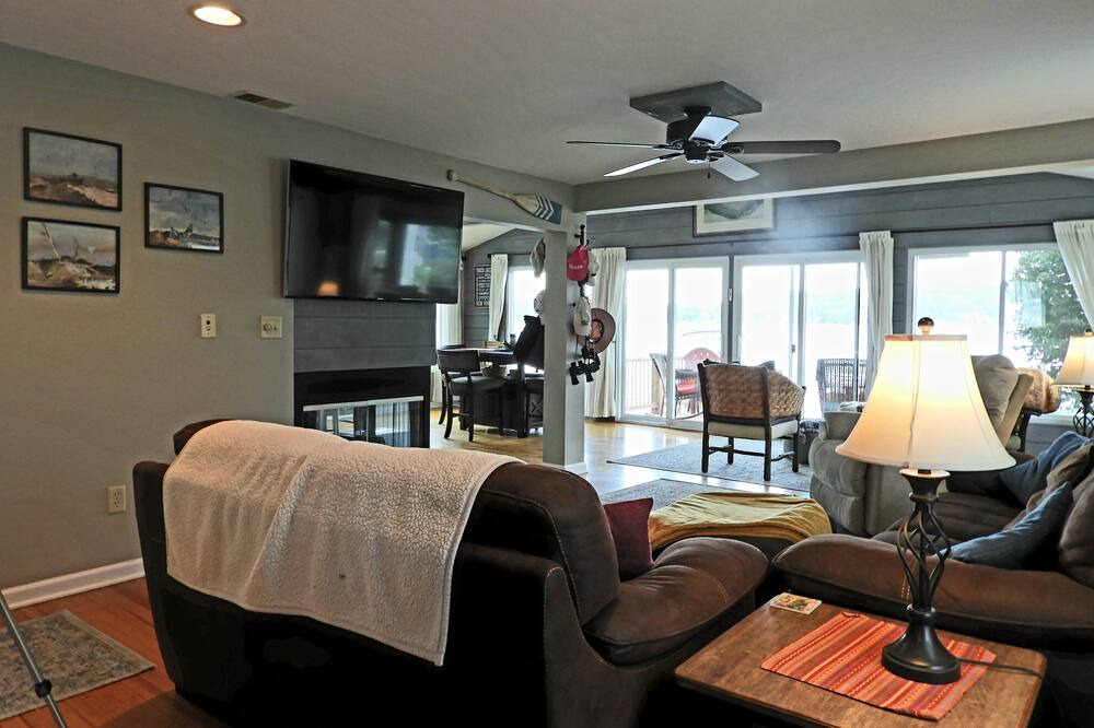 Photo of Livingroom in Geneseo