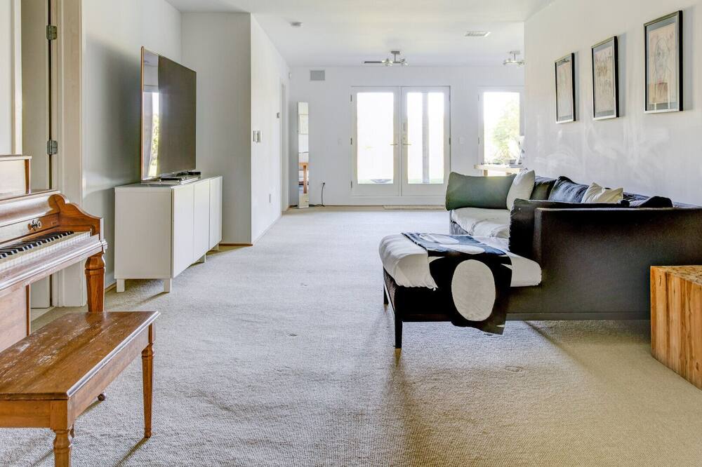 Photo of Livingroom in Eastport