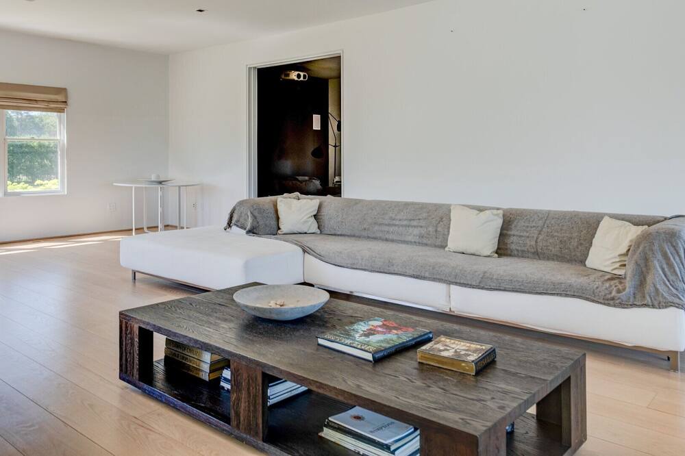 Photo of Livingroom in Eastport