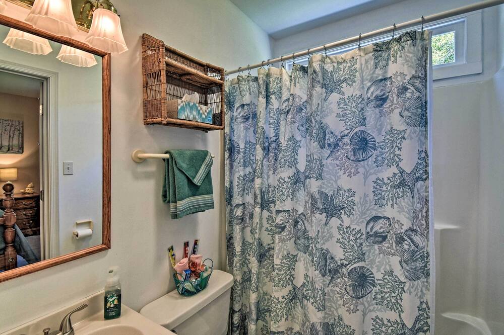 Photo of Bathroom in Port Haywood