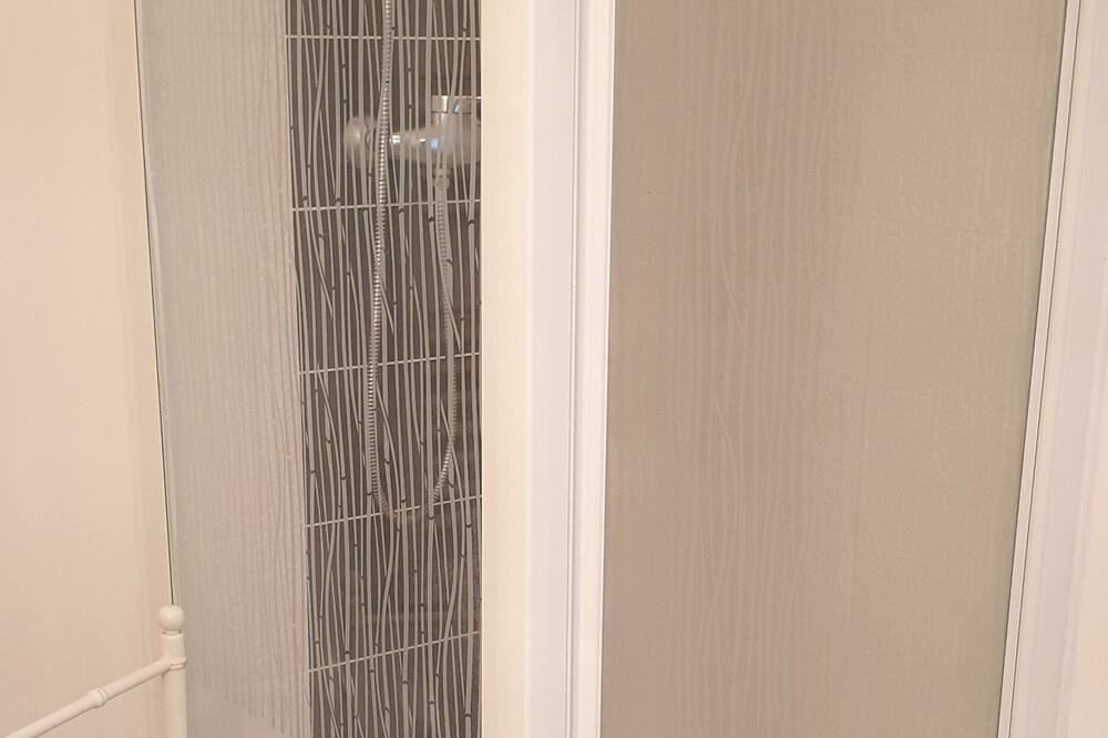 Photo of Bathroom in Concarneau