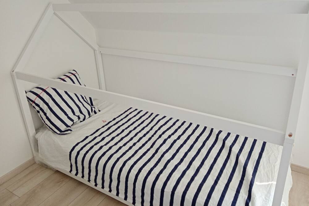 Photo of Bedroom in Treveneuc