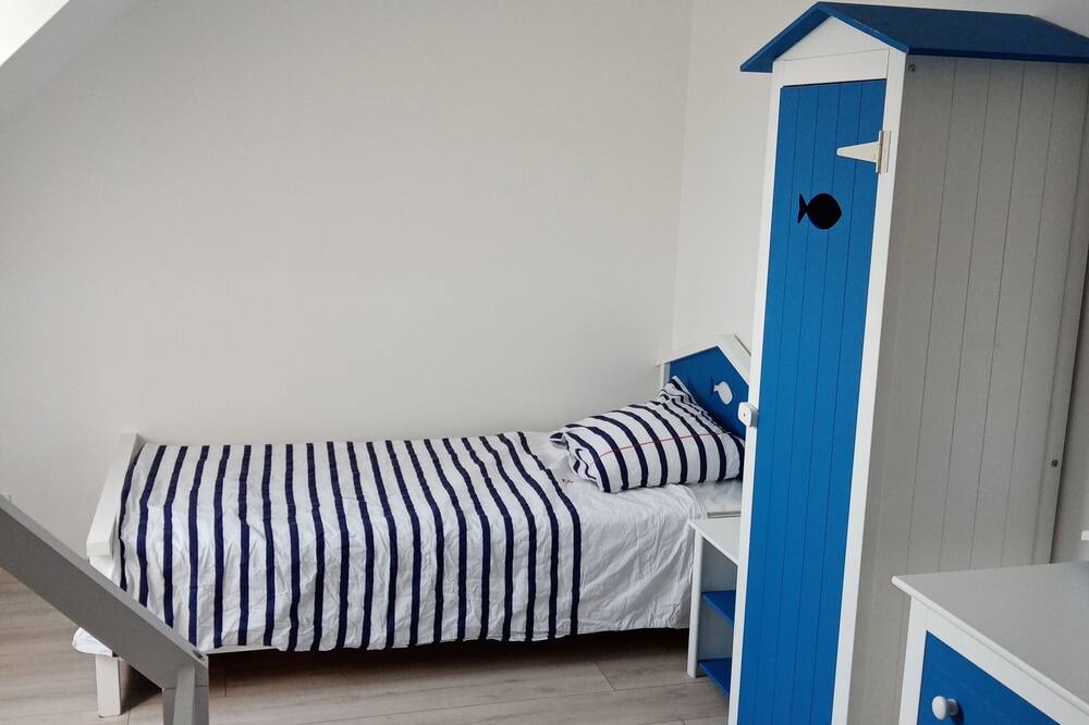 Photo of Bedroom in Treveneuc