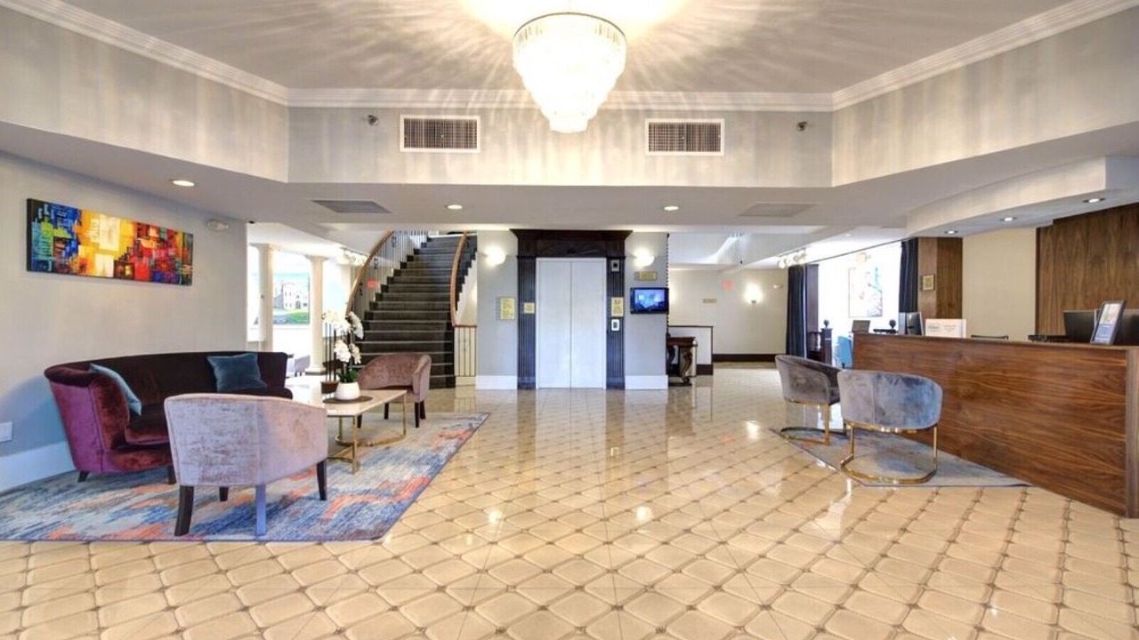 Photo of Livingroom in Roslyn