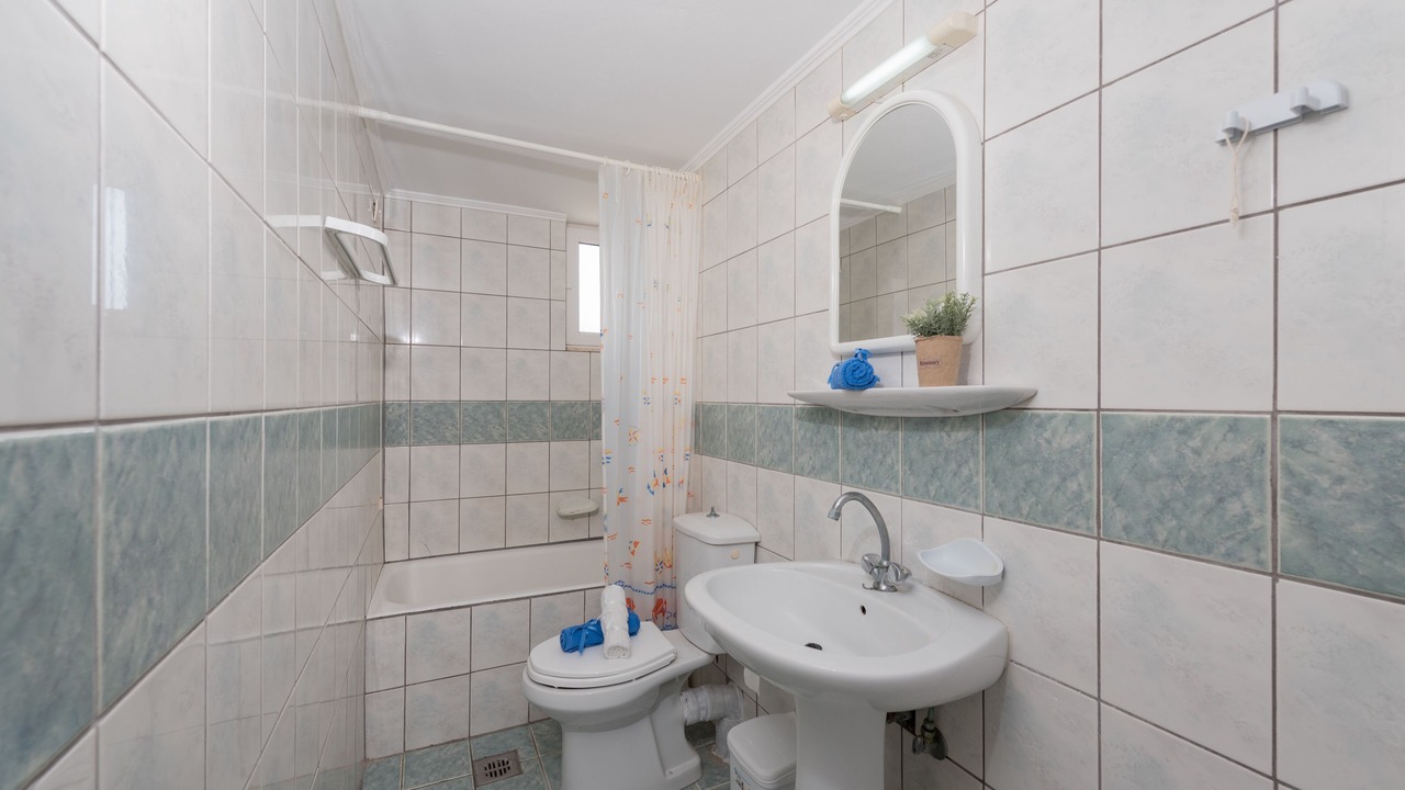Photo of Bathroom in Alykes