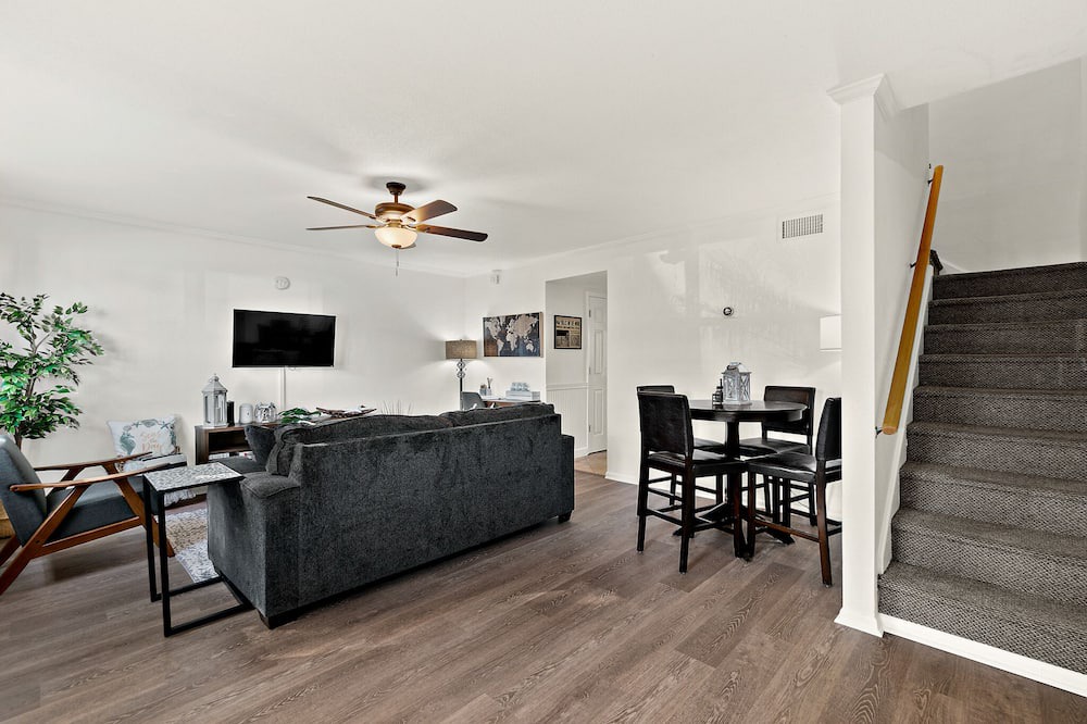 Photo of Livingroom in Cape Caneveral Beach Gardens