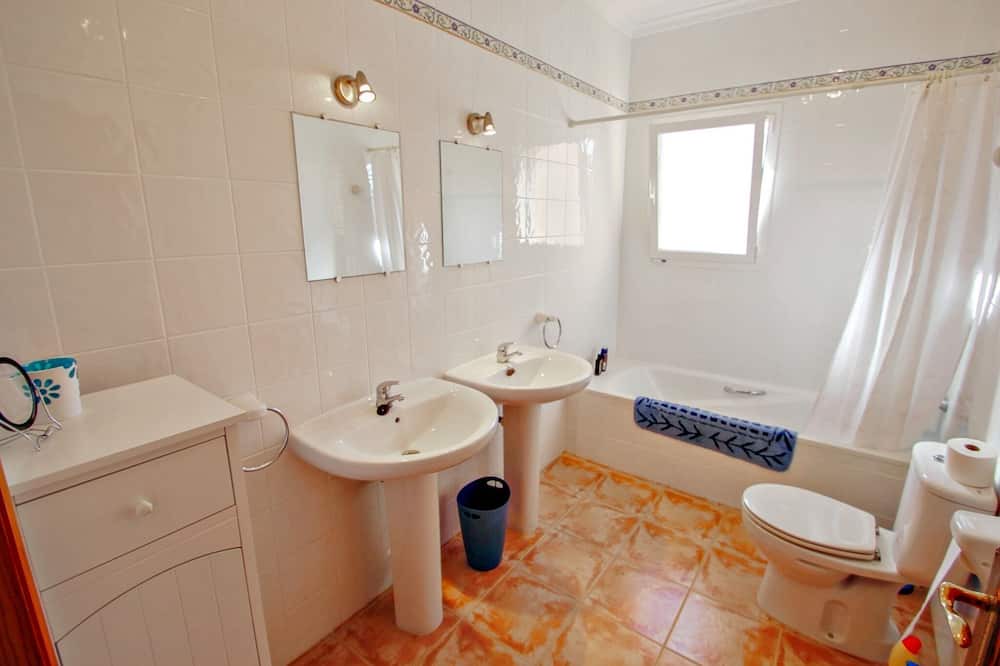 Photo of Bathroom in Cumbre del Sol