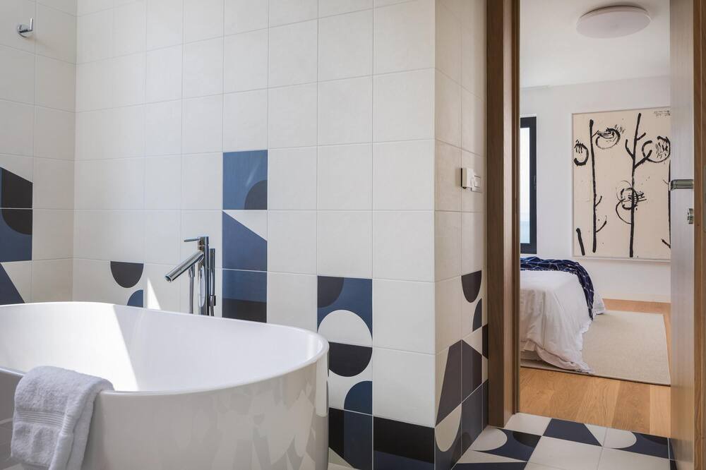 Photo of Bathroom in Sutivan