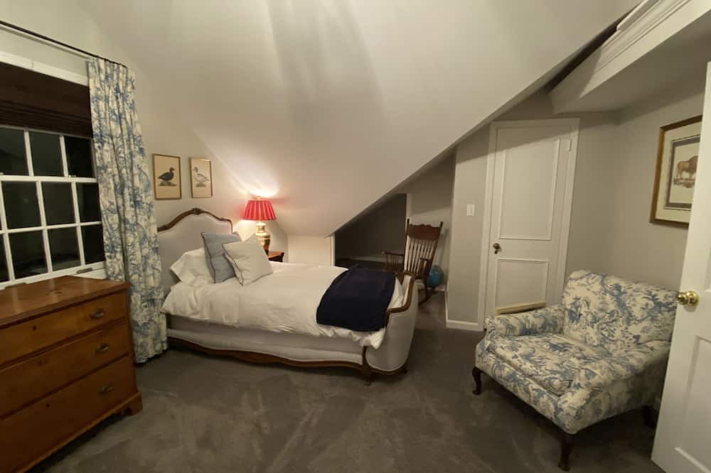 Photo of Bedroom in Locust Valley