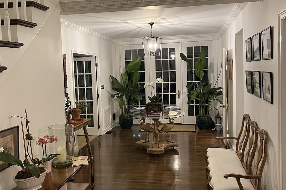 Photo of Livingroom in Locust Valley