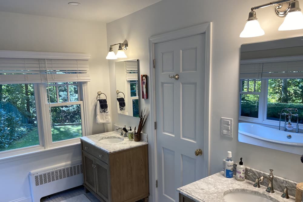 Photo of Bedroom in Locust Valley