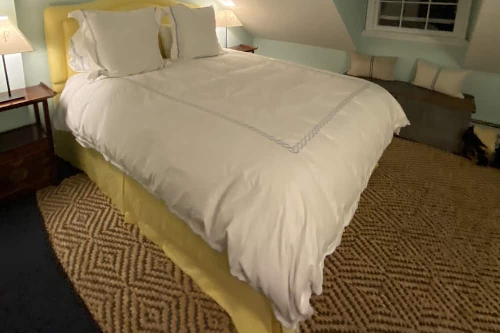Photo of Bedroom in Locust Valley