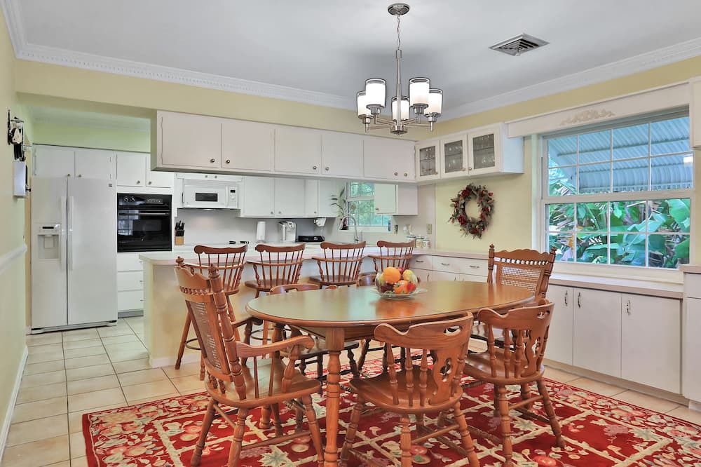 Photo of Kitchen in Cypress Gardens