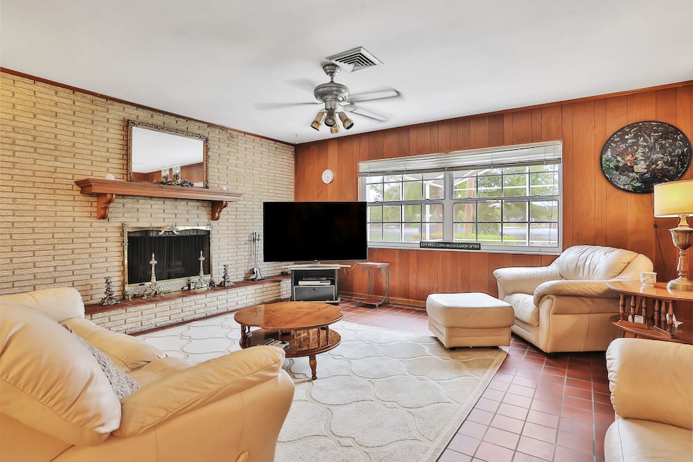 Photo of Livingroom in Cypress Gardens