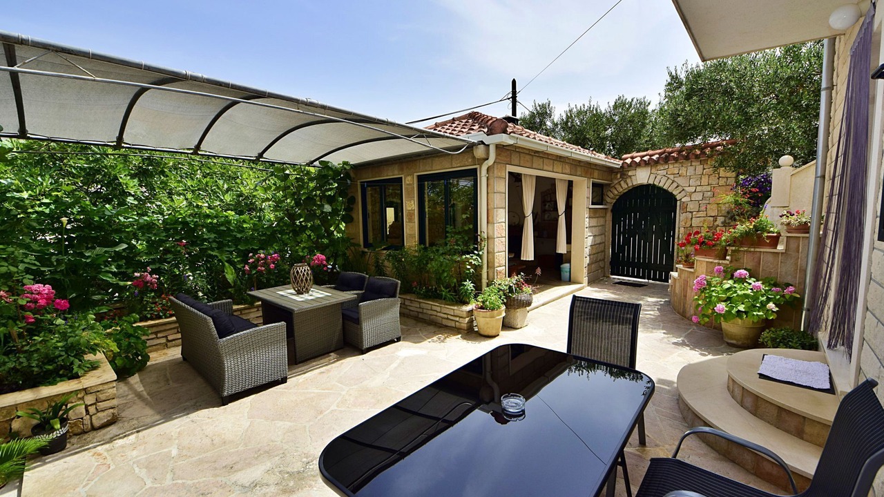 Photo of Patio Balcony in Supetar
