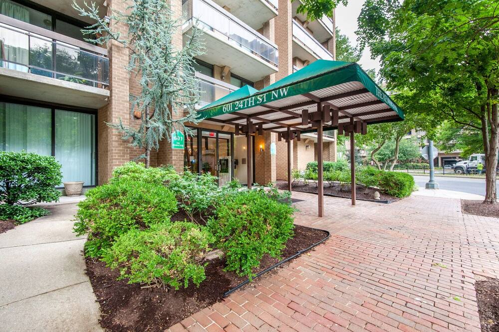 Photo of Outdoor in Foggy Bottom