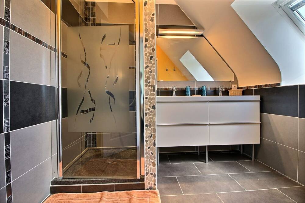 Photo of Bathroom in Camlez