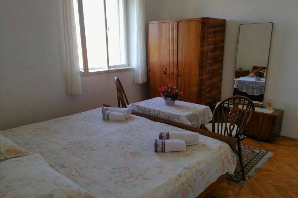 Photo of Bedroom in Sutivan