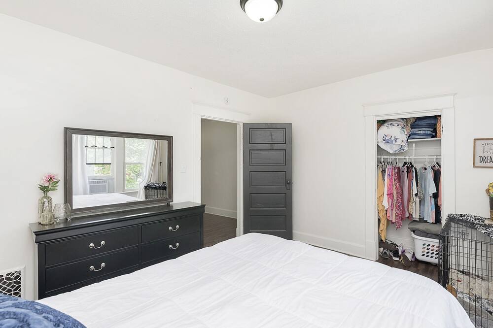 Photo of Bedroom in Holy Cross