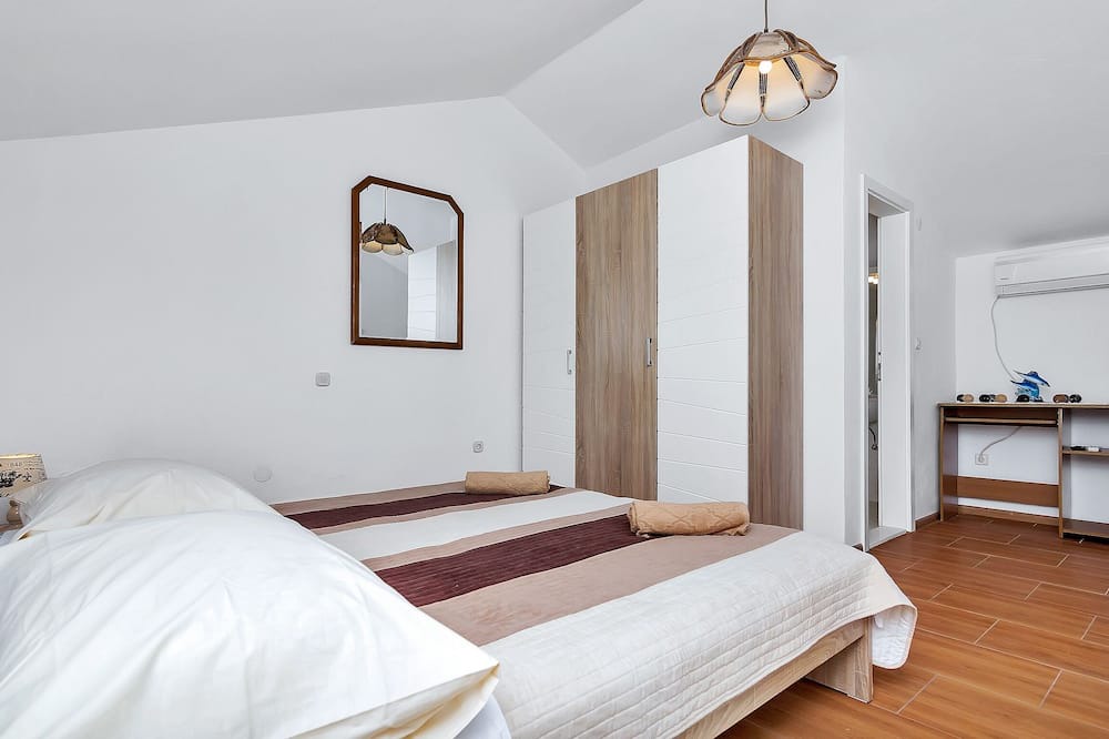Photo of Bedroom in Krvavica
